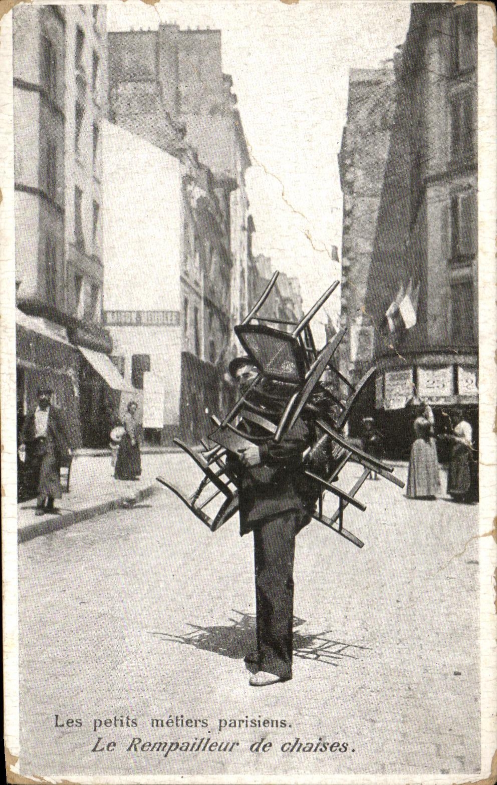 CPA Les petits metiers parisiens Le Rempailleur de Chaises