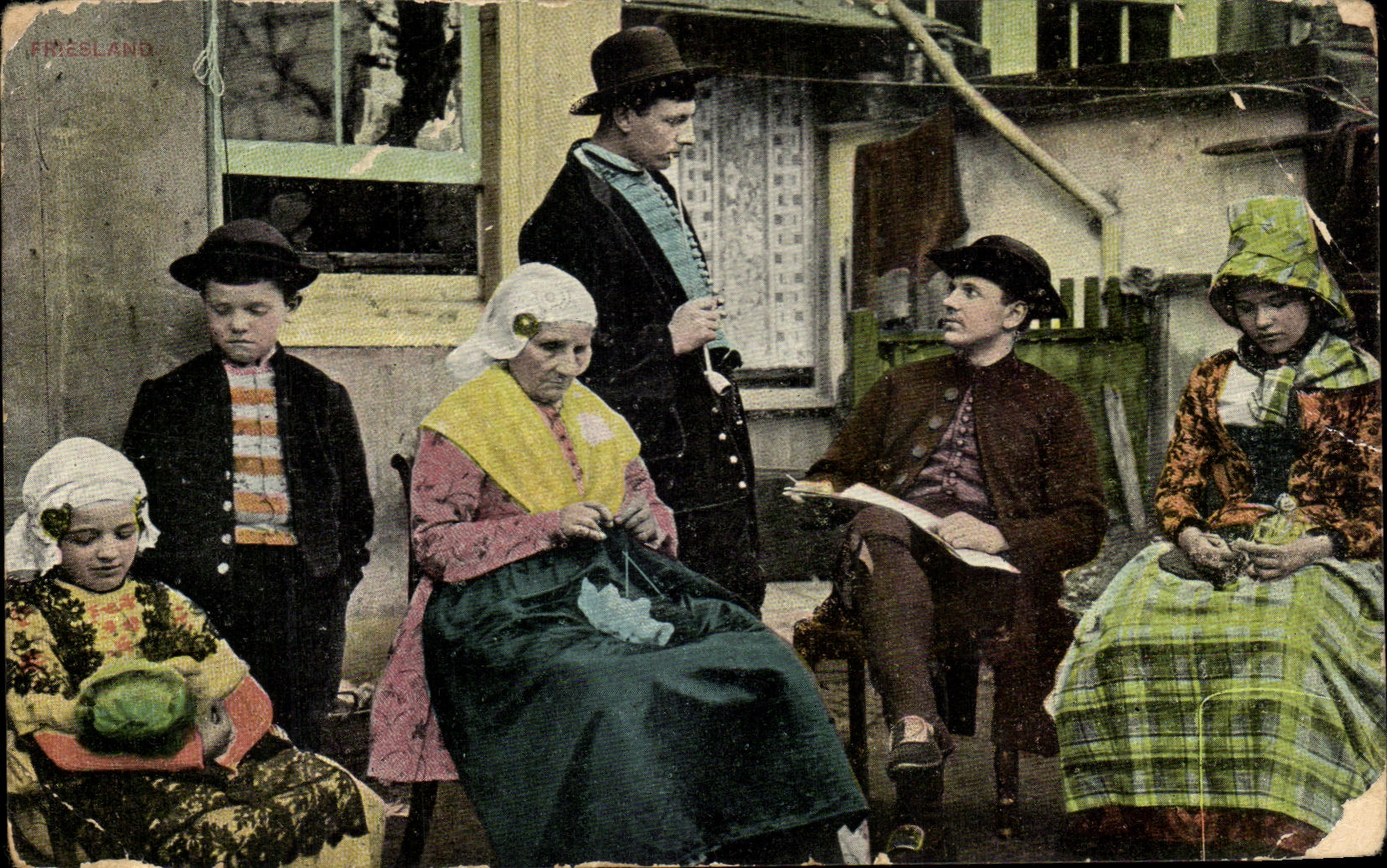 CPA Pays Bas Folklore Costumes