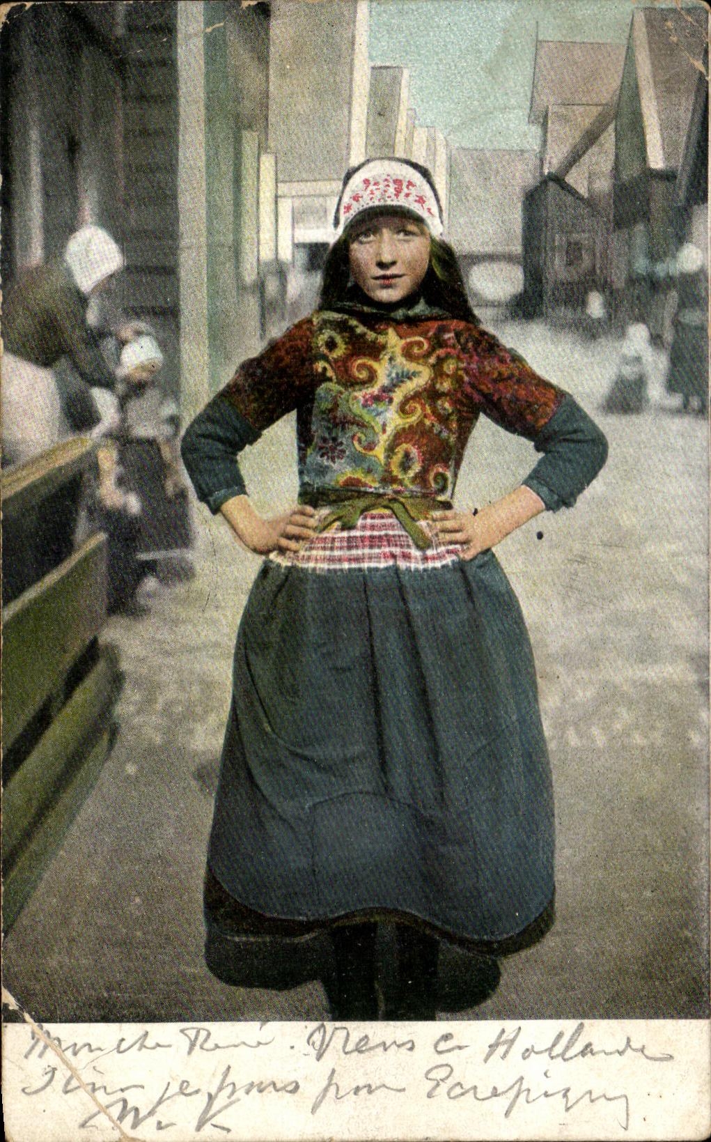 CPA Marken Folklore Costume Femme Pays Bas