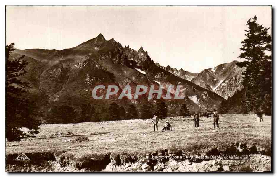 CPA Le Mont Dore Aiguilles Du Diable Et Vallee d'Enfer