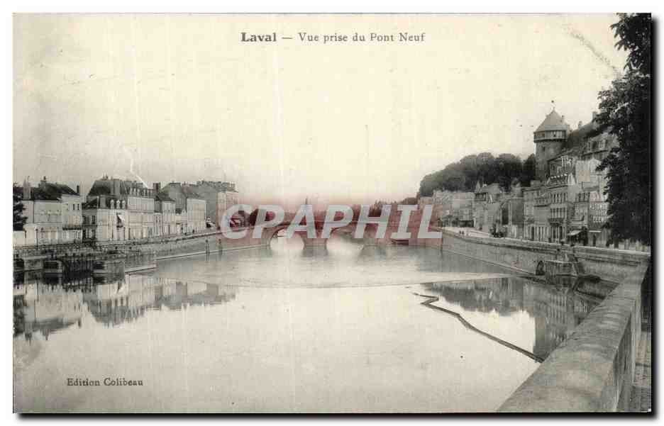 CPA Laval Vue prise du Pont Neuf