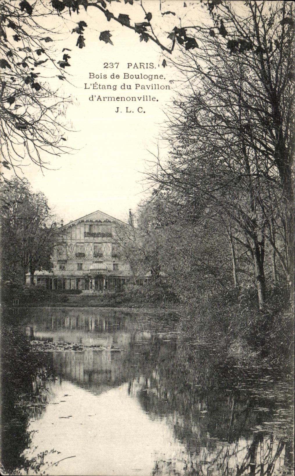 CPA Paris Bois de Boulogne L'Etang du Pavillon d'Armenonville