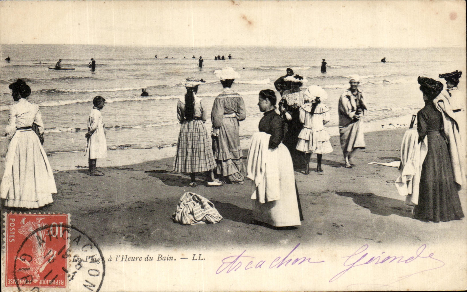 CPA La plage A l'Heure Du Bain