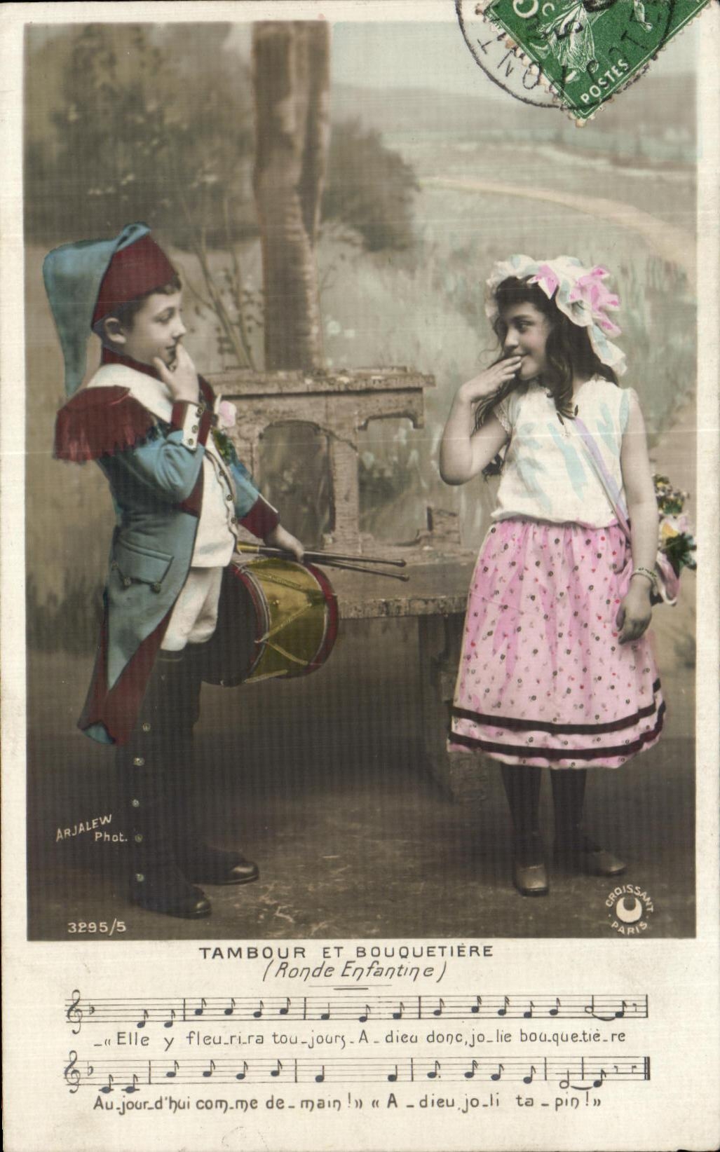 CPA Fantaisie enfant Tambour et bouquetiere