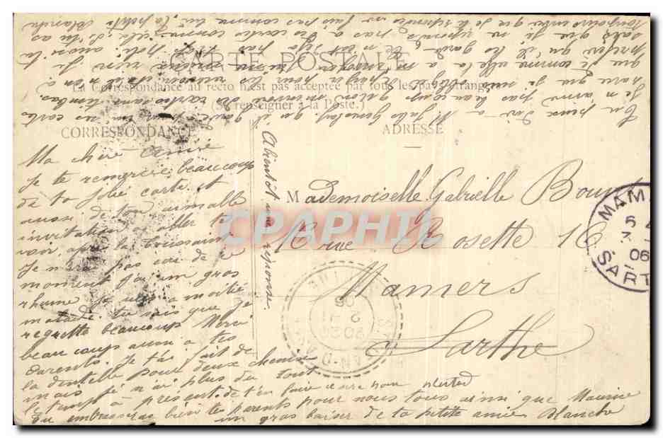 Femme en robe légère tenant un chien — Étude Artistique N°6 — Éditeur non identifié — Reverso