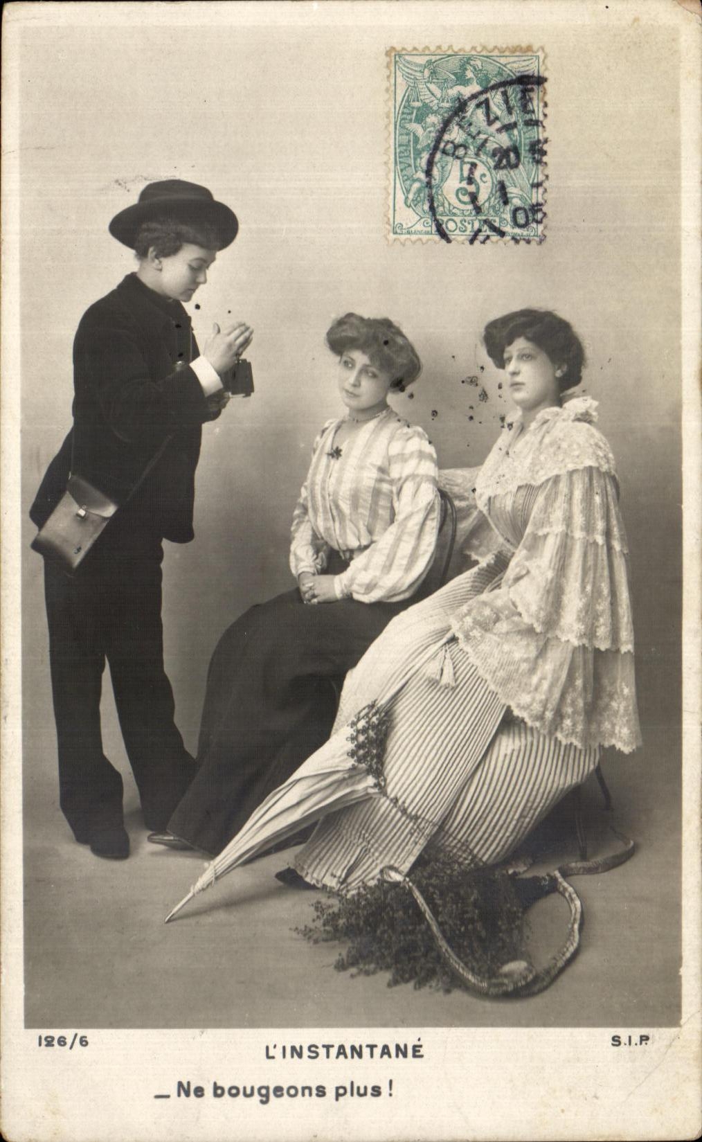 CPA Fantaisie Femmes L'instantane