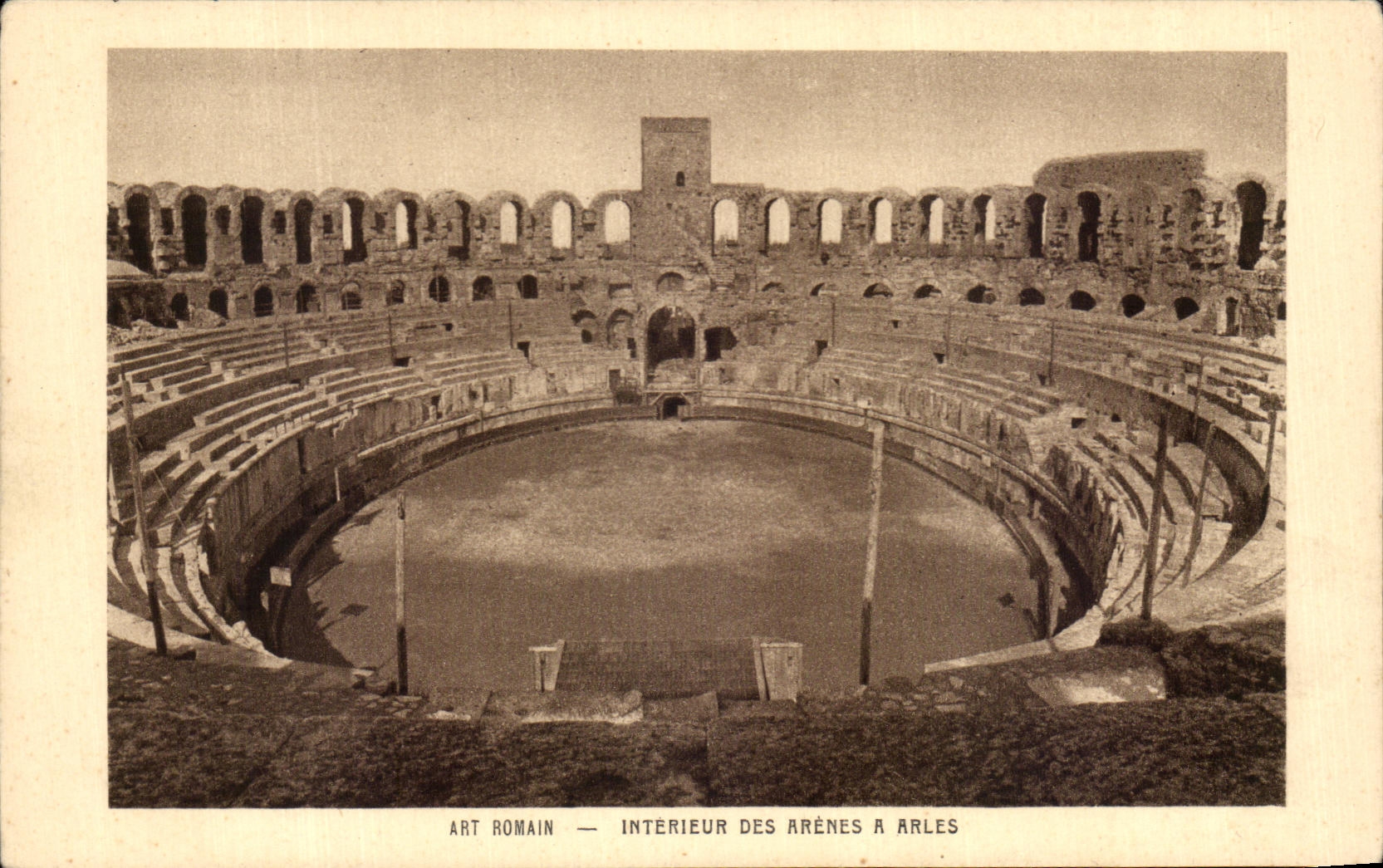CPA Art Romain Interieur des Arenes a Arles