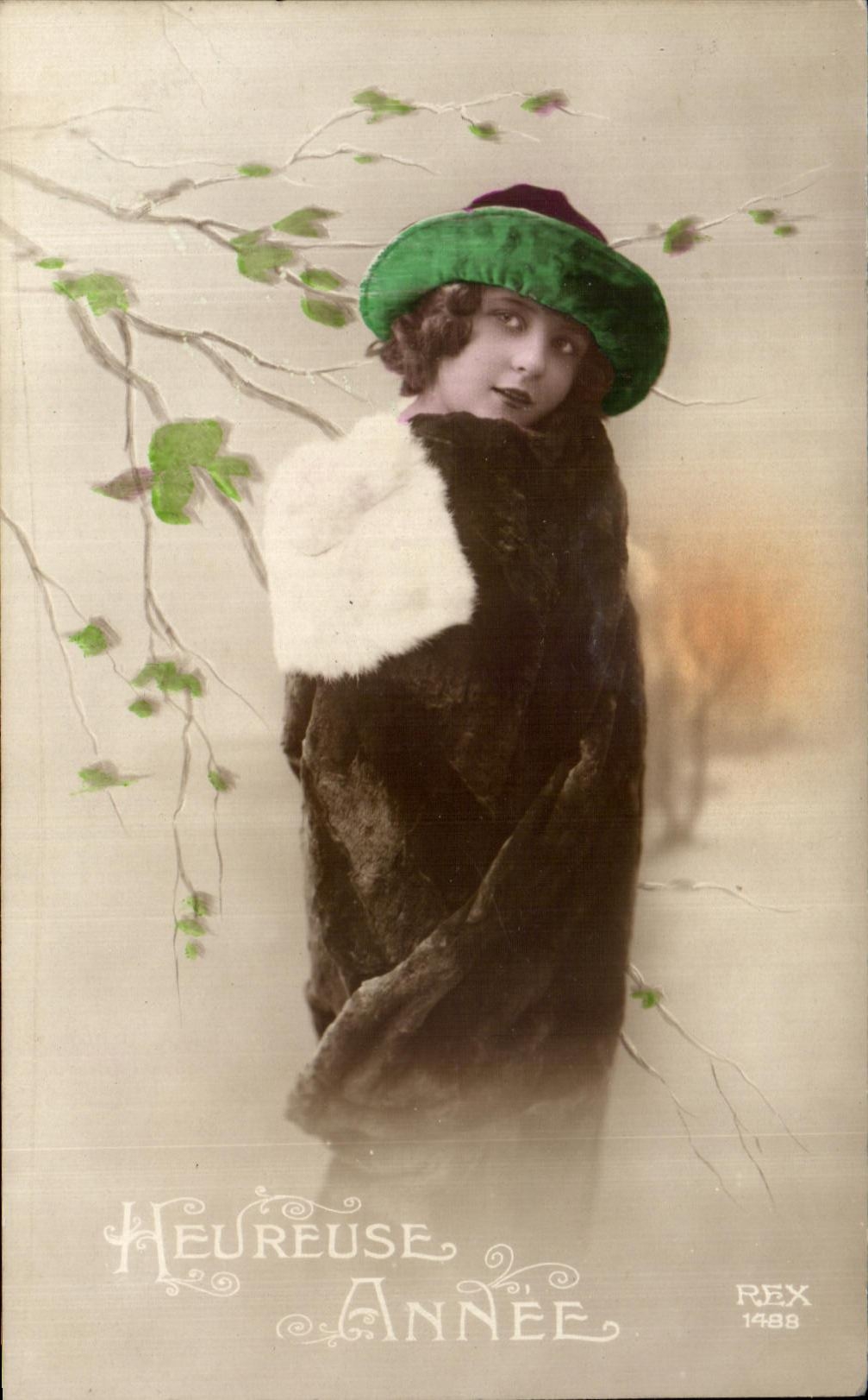 Femme en fourrure et chapeau vert — 'Heureuse Année 1988' — REX 1488