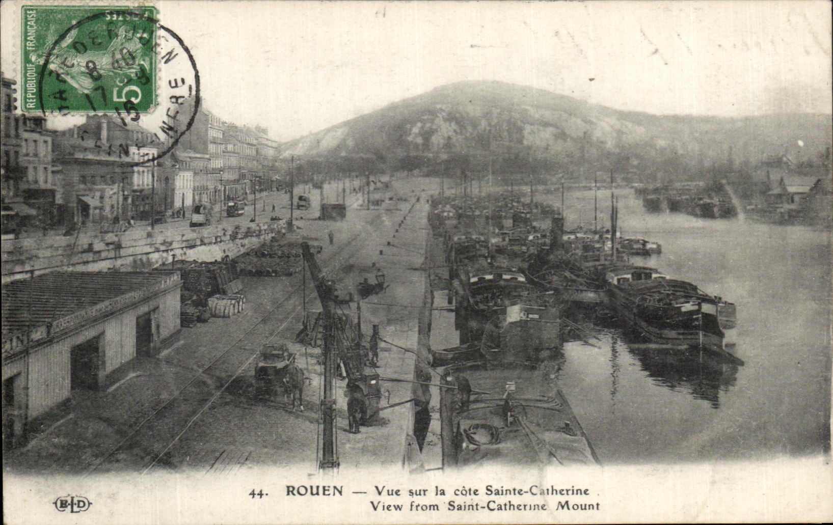 CPA Rouen Vue sur la cote Sainte Catherine Bateaux