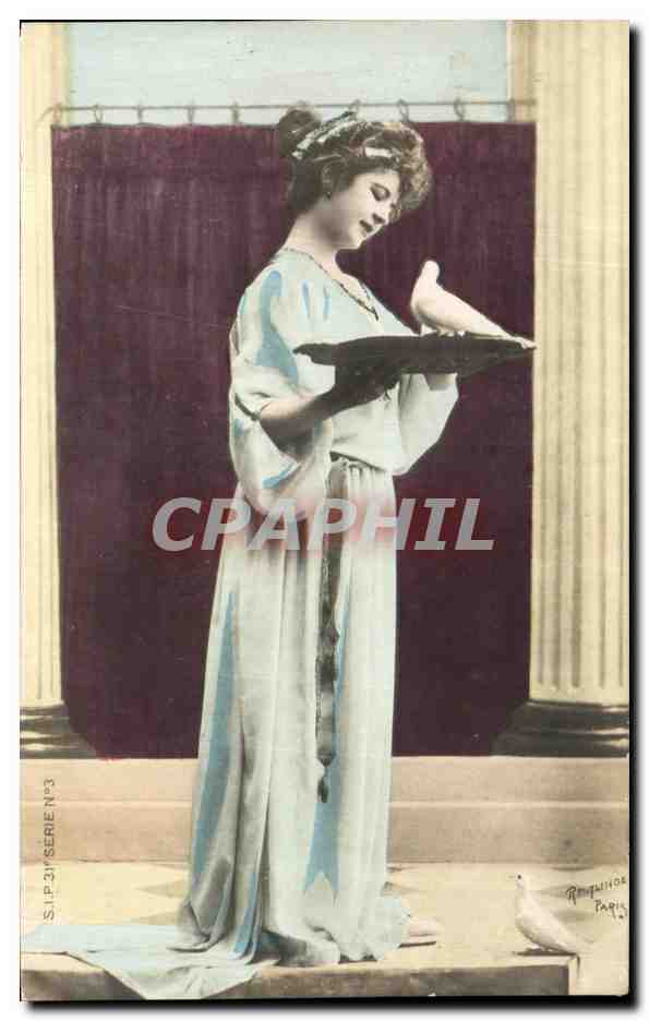 CPA Fantaisie Femme et colombes 