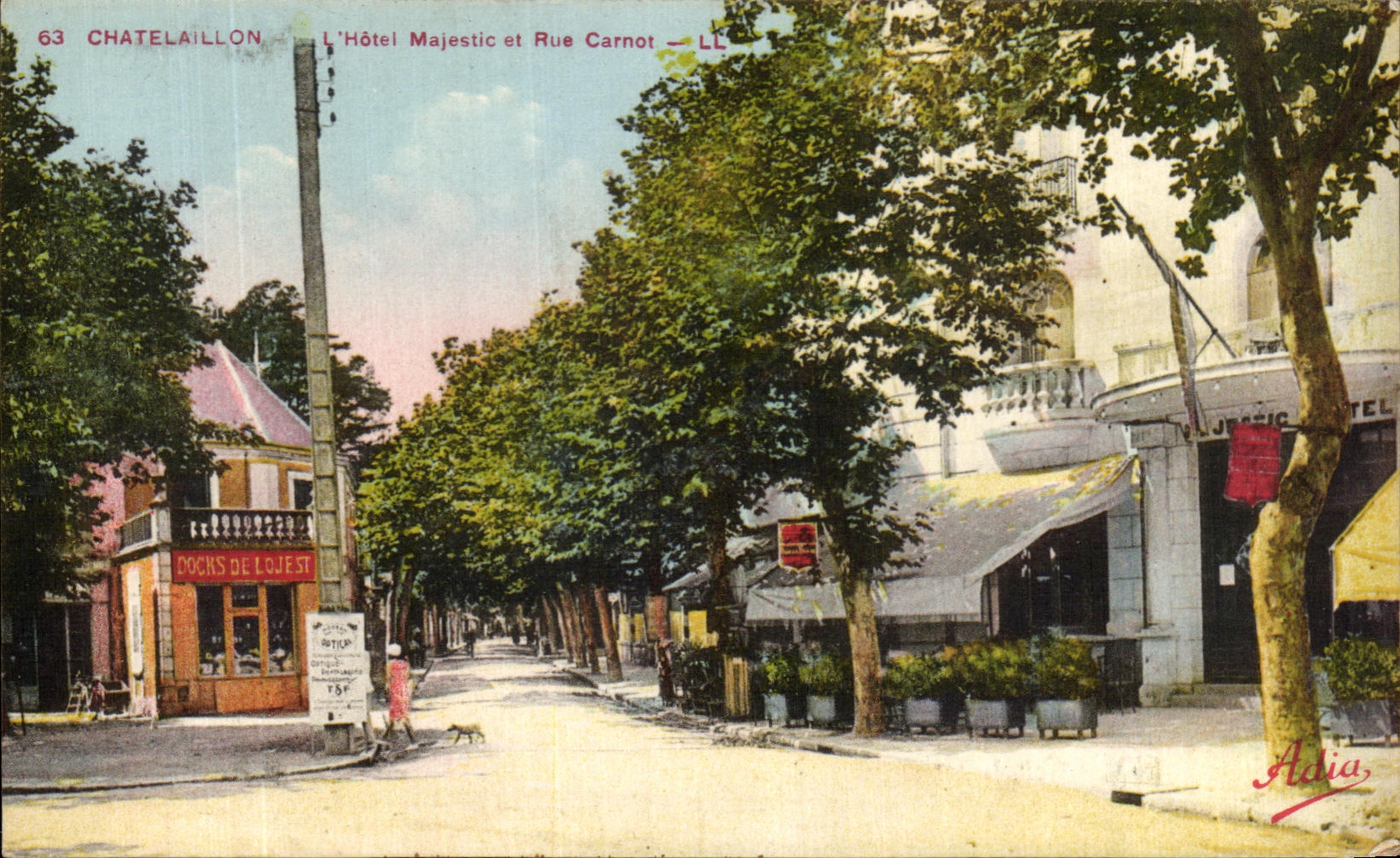 CPA Chatelaillon Hotel Majestic Et Rue Carnot