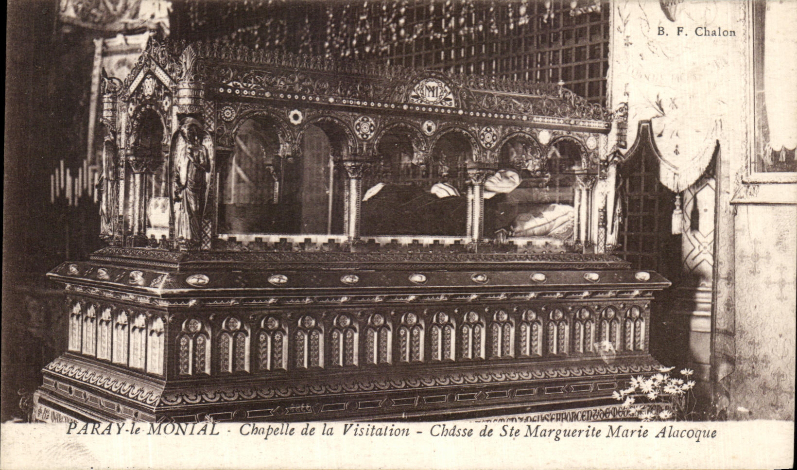 Paray-le-Monial - Chapelle de la Visitation - Châsse de Ste Marguerite Marie Alacoque