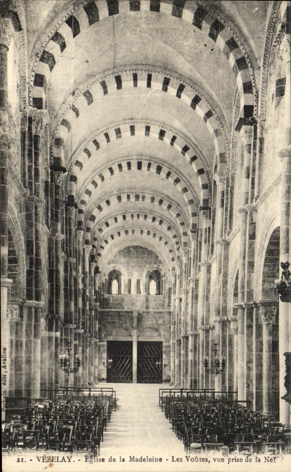 Vézelay - Kirche der Madeleine - Die Gewölbe, Aufnahme aus der Kirche