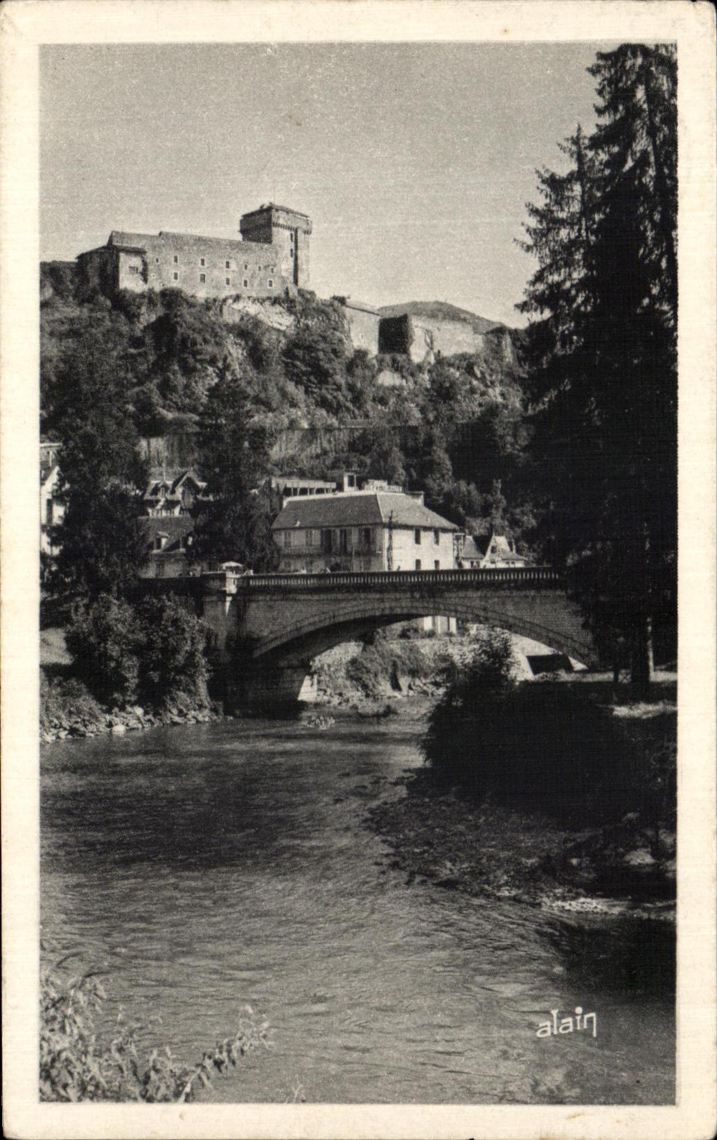 Lourdes — Le Château Fort et le Gave — Éditions d'Art d'Art C.L.D. n°108