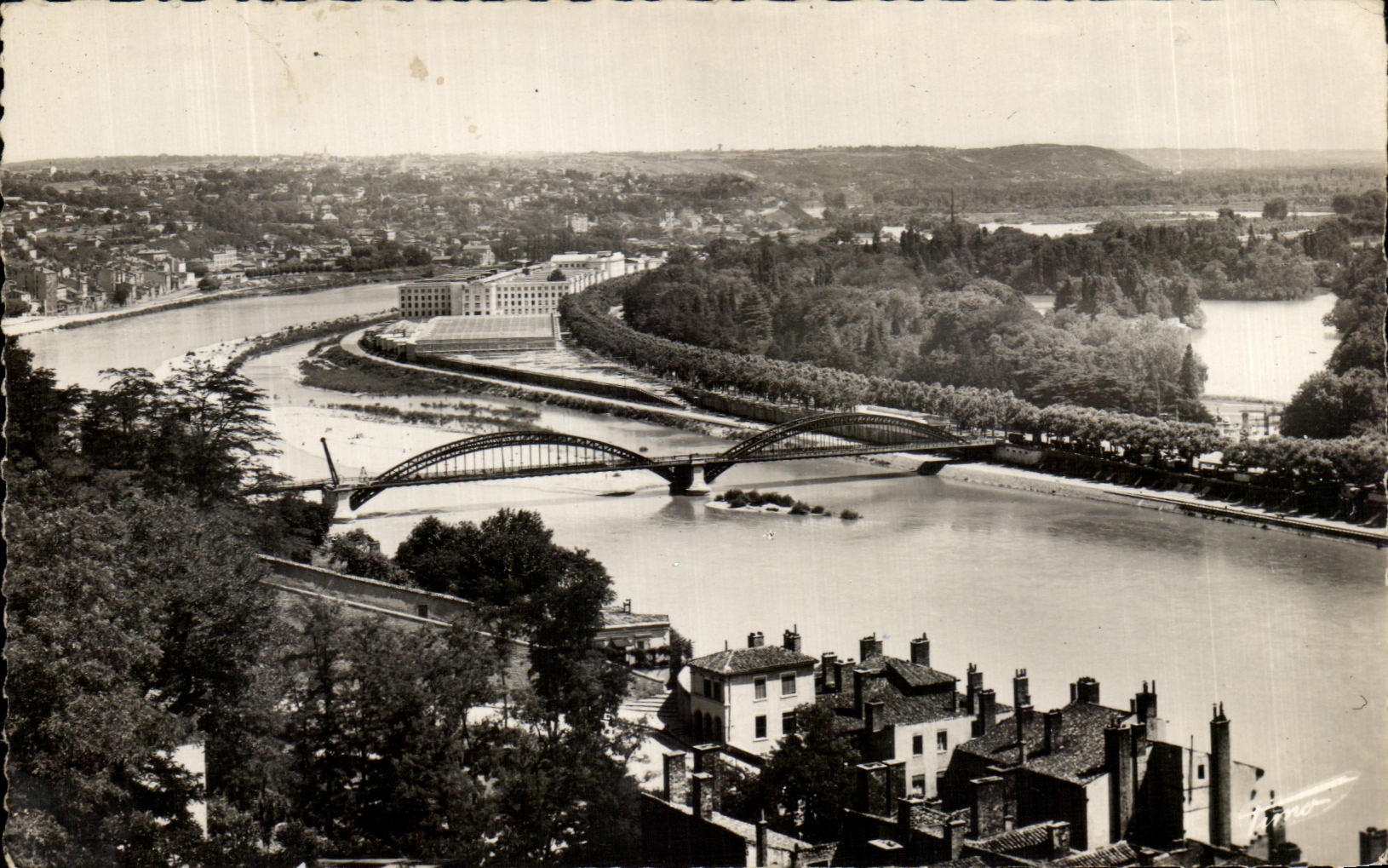 Lyon — Vue générale sur le Parc, le Pont de la Boucle et le Palais de la Foire — Éditeur : Les Tirages Modernes, n°5