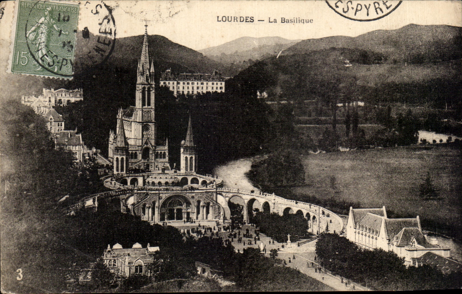 CPA Lourdes La Basilique