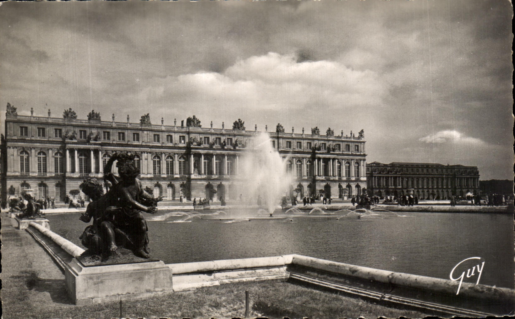CPA Versailles Et Ses Merveilles Le Chateau et les Parterres d'eau