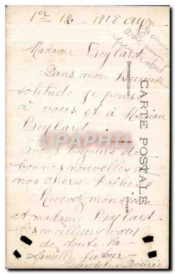 Jardin — femme en pleine activité — Carte postale — Reverso