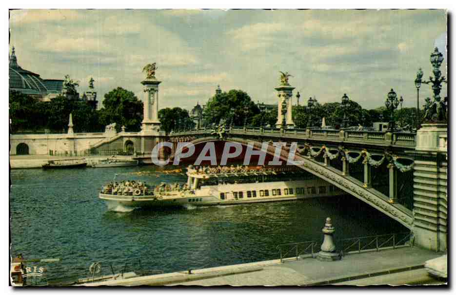 CPSM Paris Le Pont Alexandre III Le Grand Palais Peniche 
