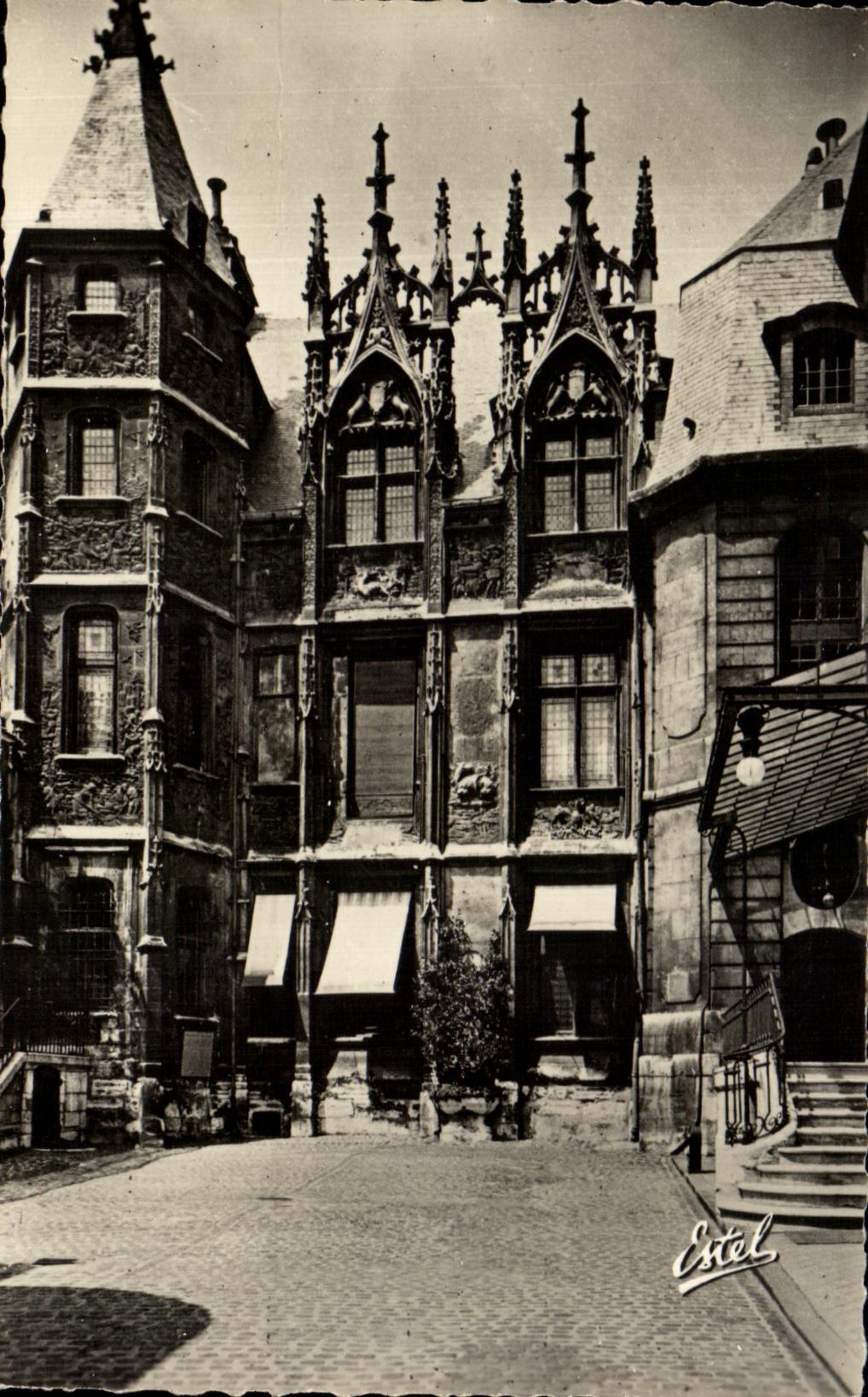 CPA Rouen Hotel de Bourgtheroulde 