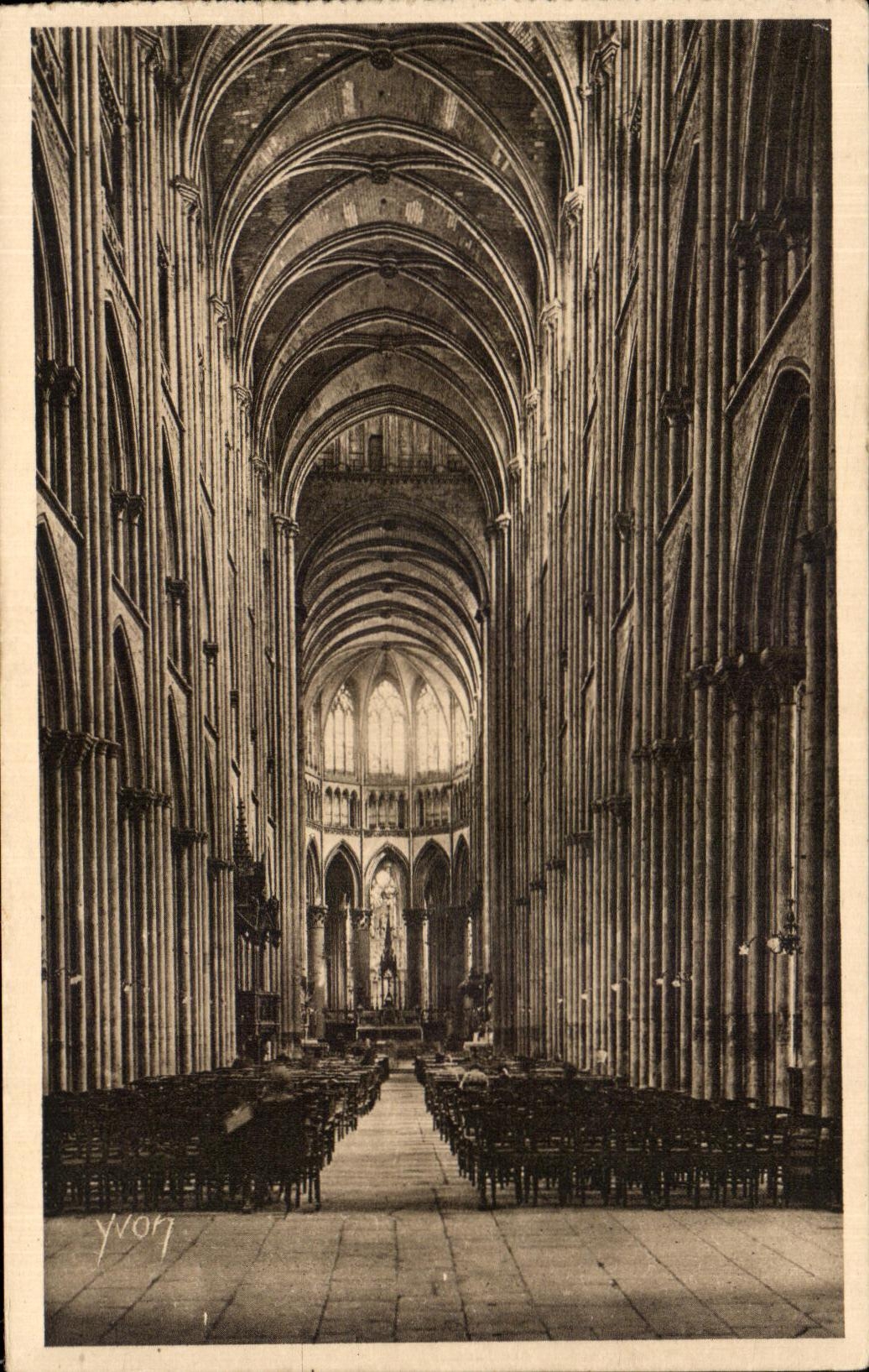 CPA Rouen Interieur de la Cathedrale