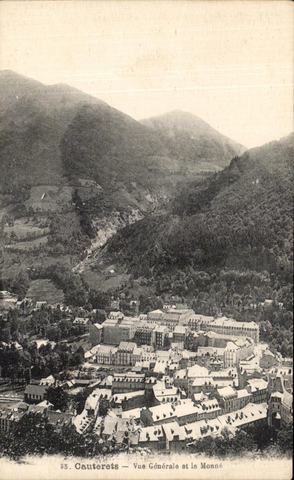 Cauterets — Vue Générale et le Monné