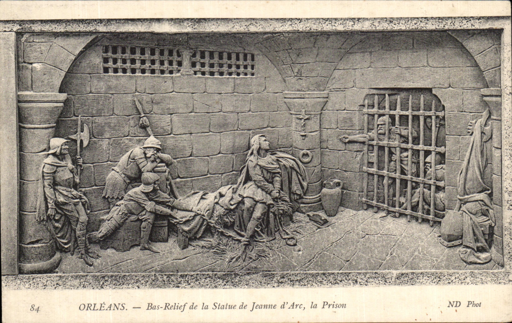 CPA Orleans Bas Relief De La Statue De Jeanne d'Arc La Prison