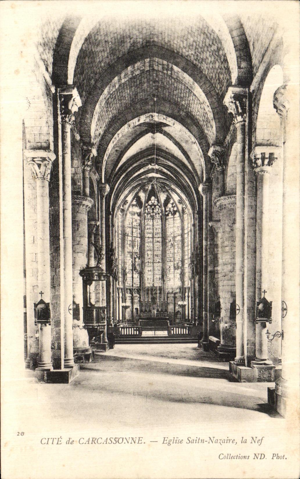 CPA Cite de Carcassonne Eglise Saint Nazaire la Nef
