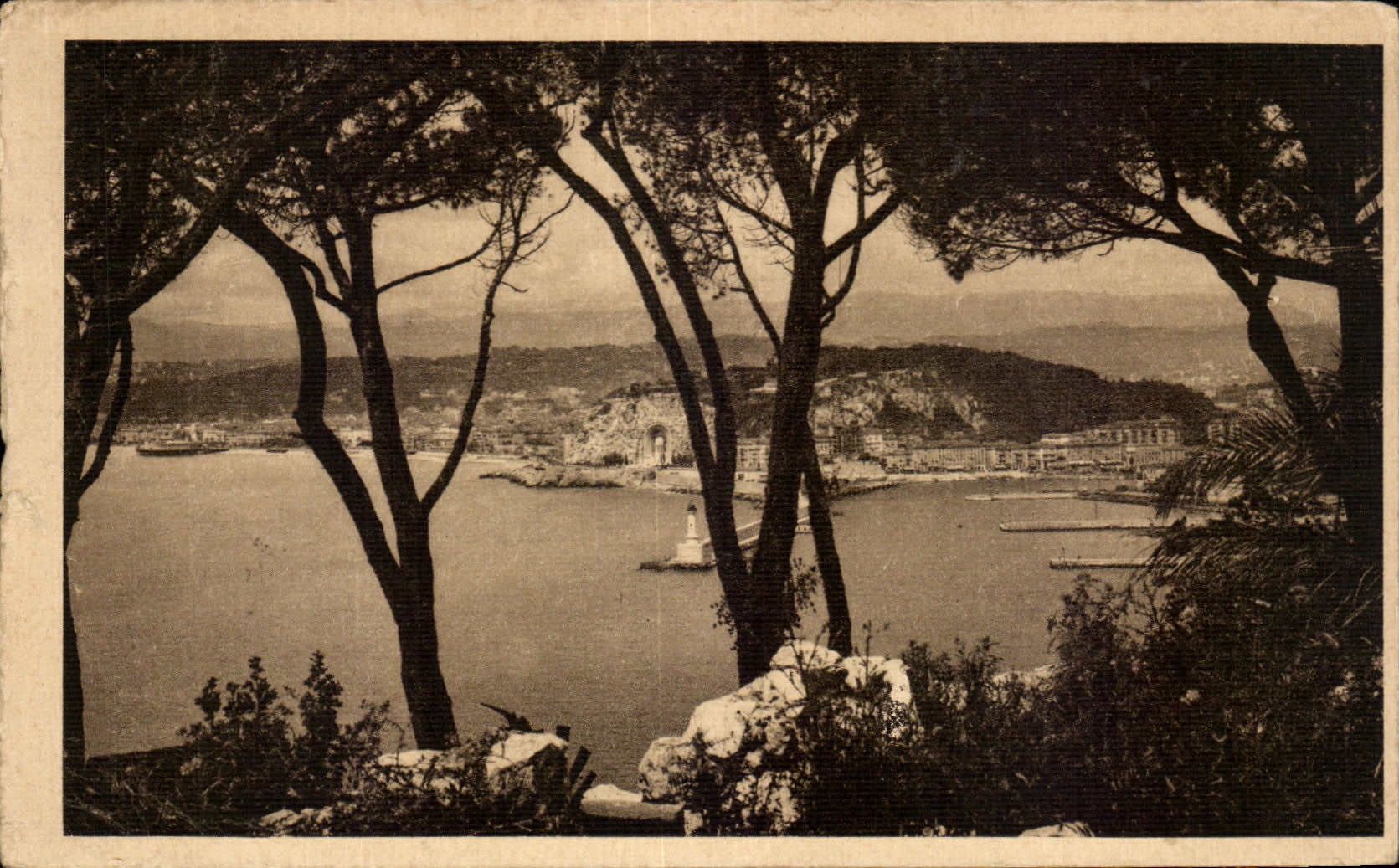 CPA Cote d'Azur Artistique Nice Vue Entre Les pins
