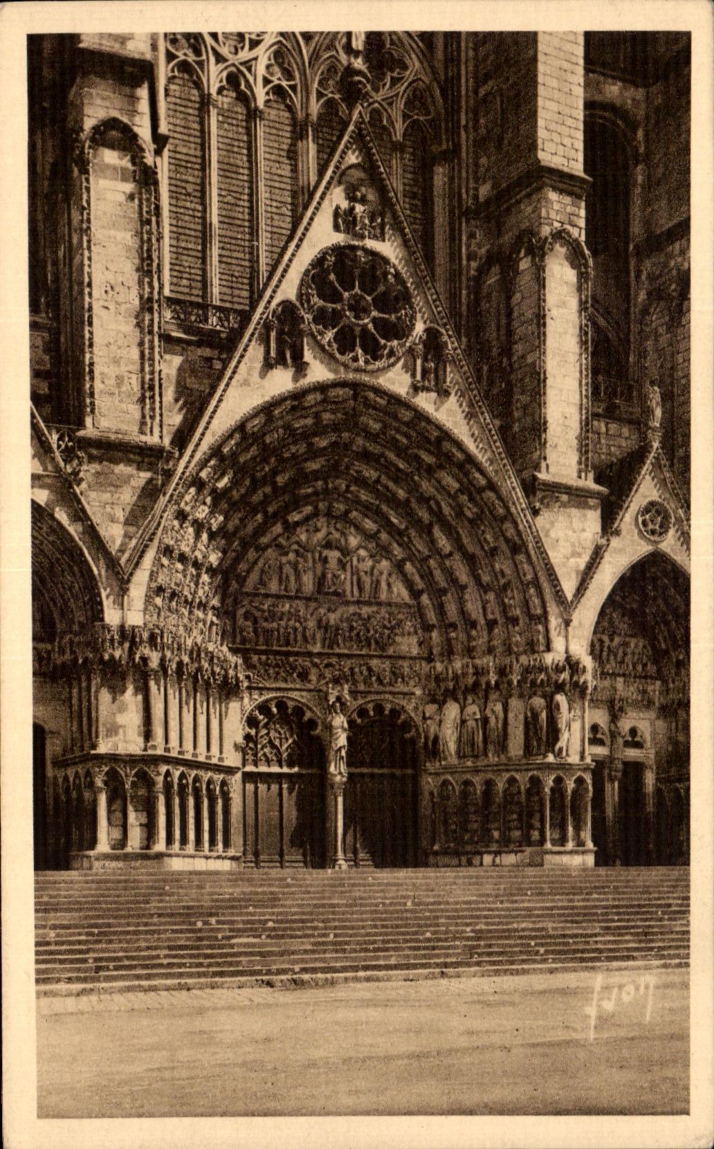 Bourges (Cher) — Die Kathedrale - Zentralportal — Les Éditions d'Art XVON, Paris