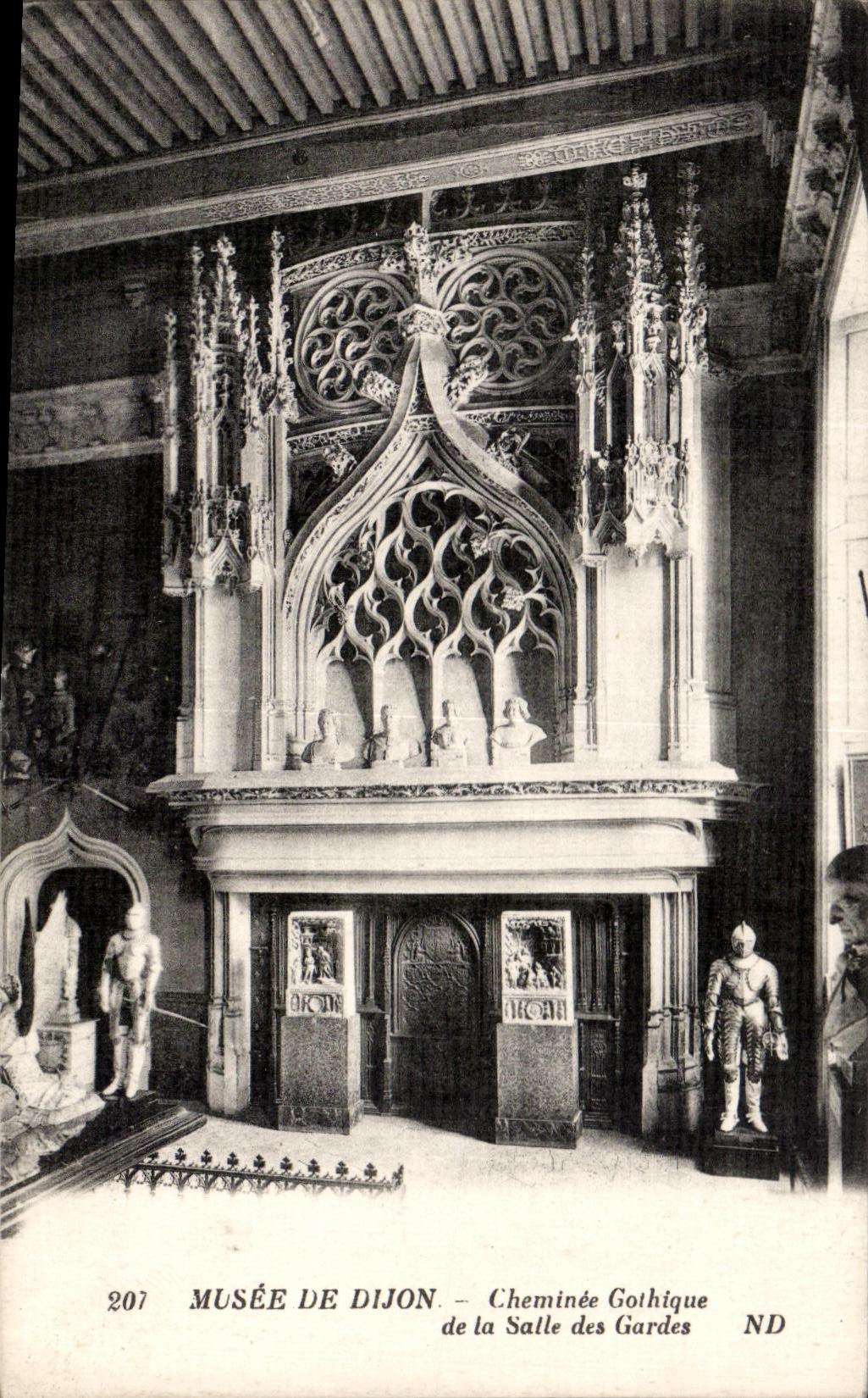 CPA Musee De Dijon Cheminee Gothique de la Salle des Gardes