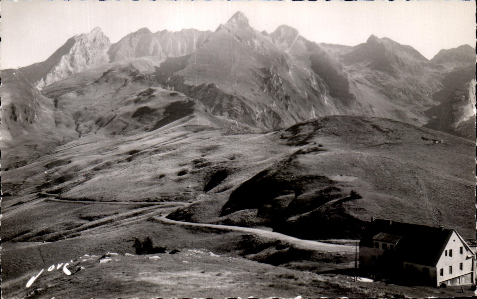 Le Col d'Aubisque — L'Hôtel et la route vers Argelès — Éd. Jové - Pau