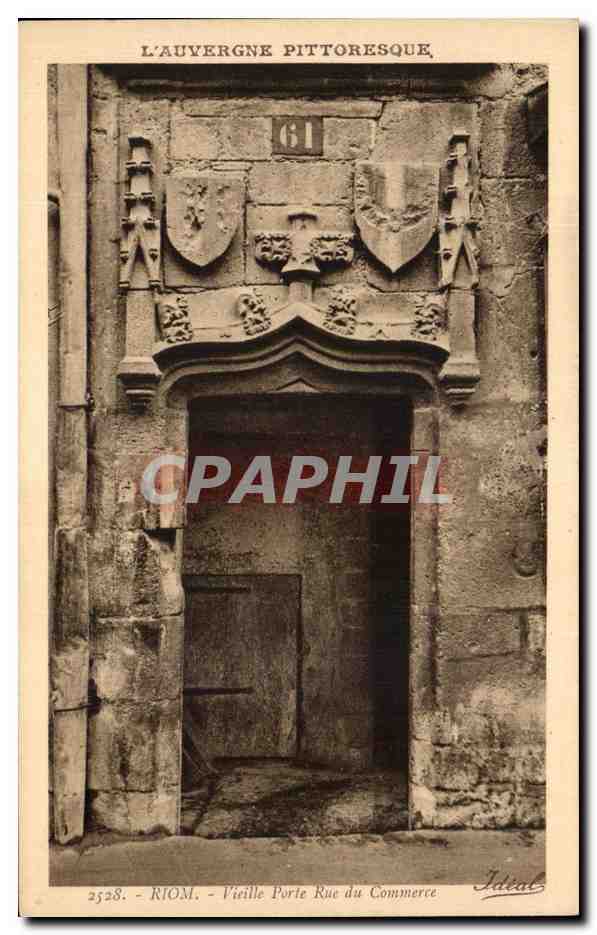 CPA Riom Vieille Porte Rue Du Commerce