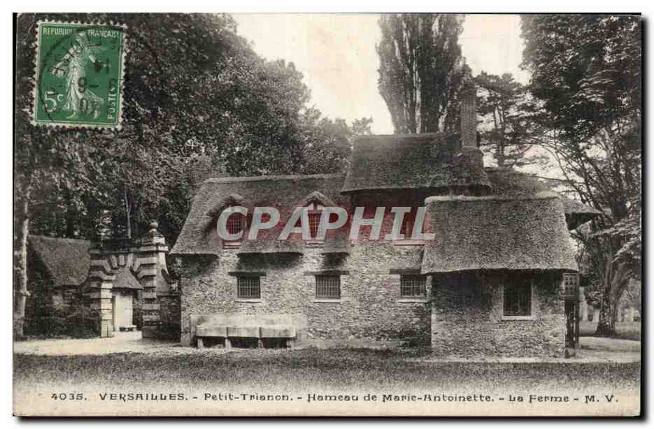 CPA Versailles Petit Trianon Hameau De Marie Antoinette La Ferme