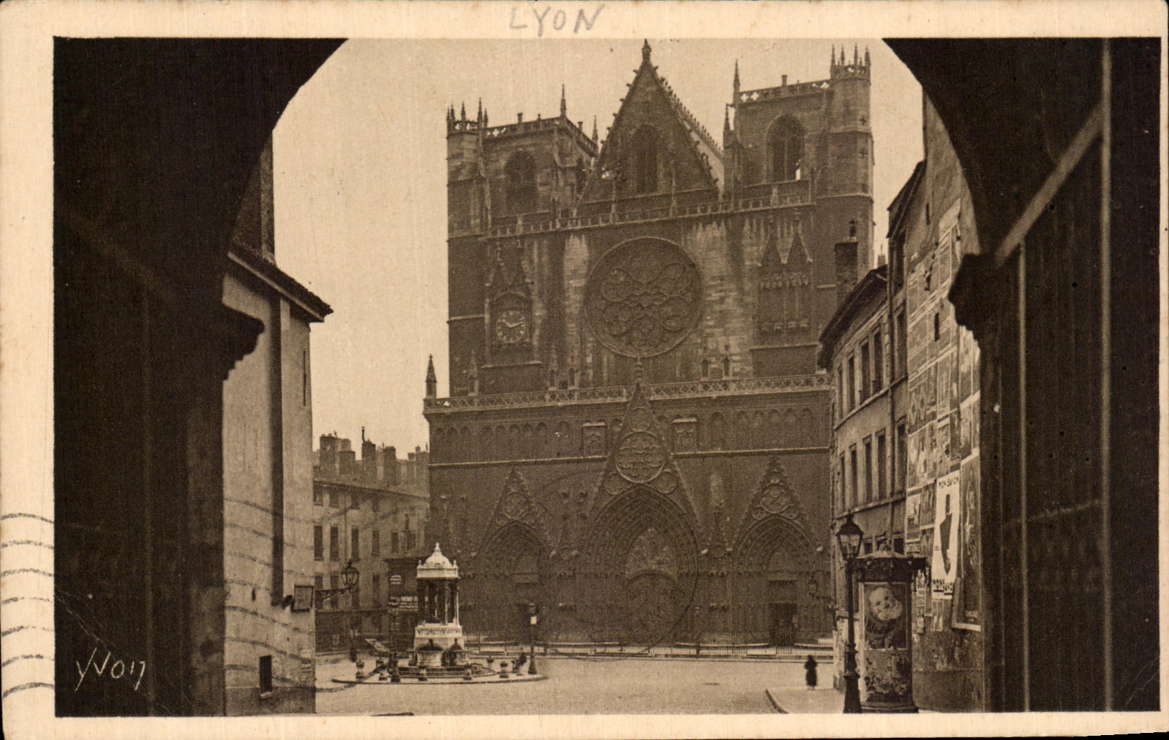 CPA Lyon Cathedrale Saint Jean
