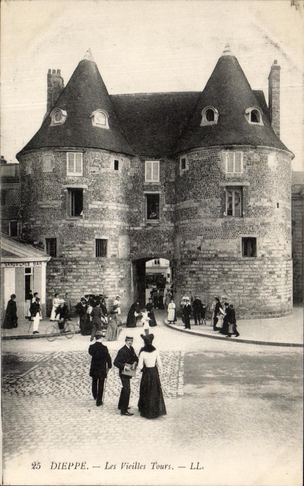 CPA Dieppe Les Vieilles Tours