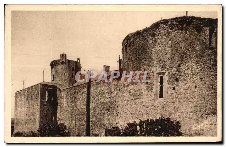 Château de Bricquebec — Forteresse normande — Éditions Normandes, Le Goubey