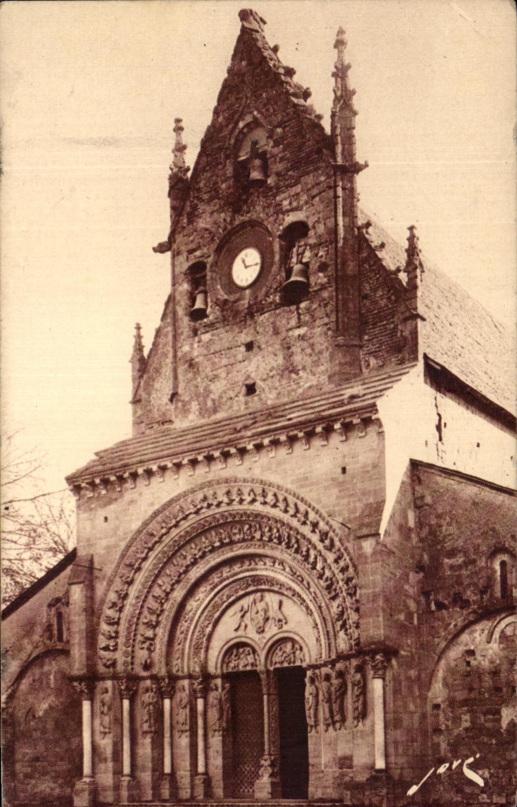 CPA Morlaas Pres Pau Ancienne Capitale en Bearn L'Eglise Portail Style romano Byzantin