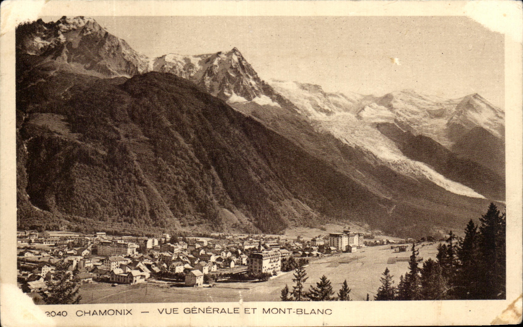 CPA Chamonix Vue Generale Et Mont Blanc