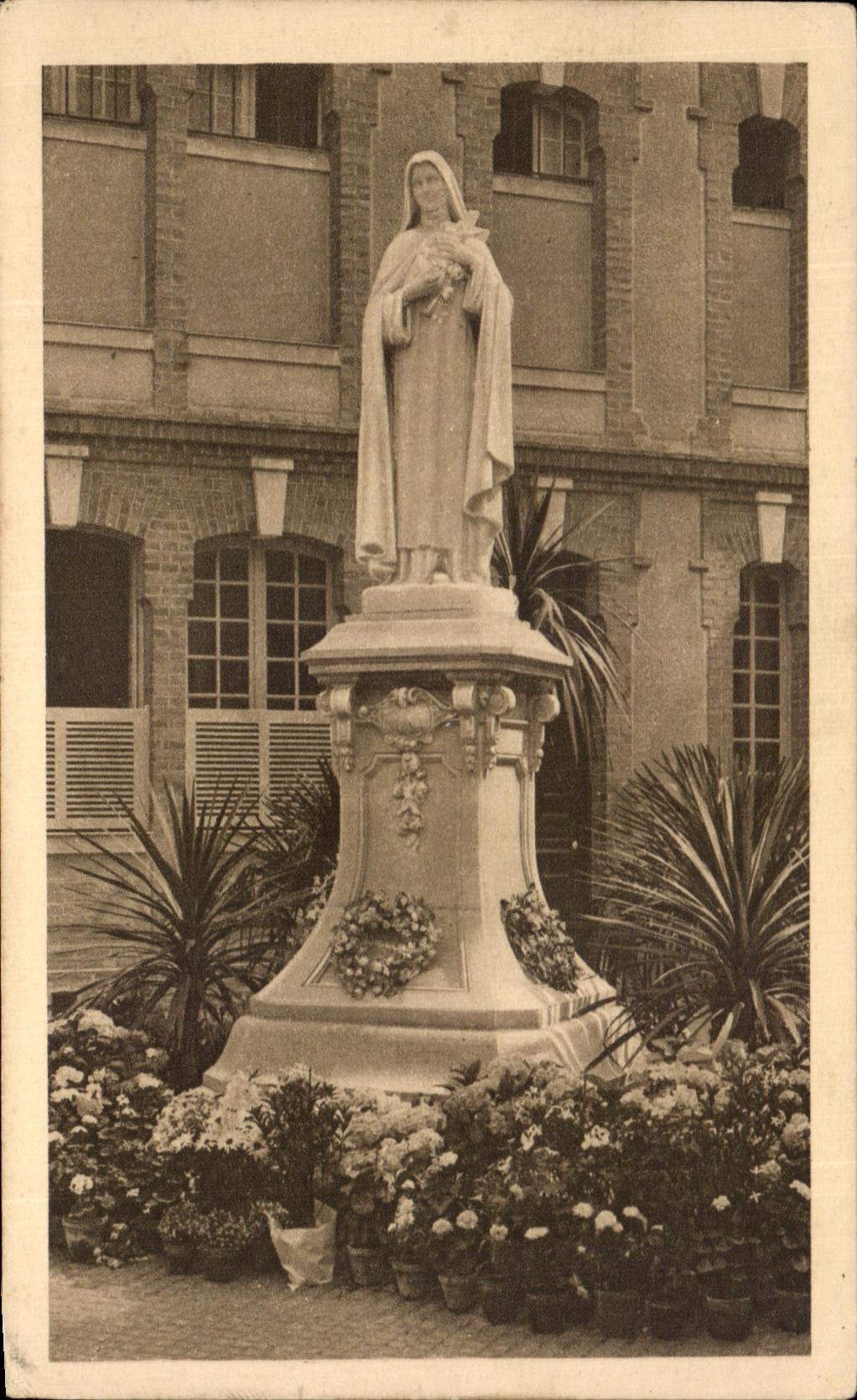 Statue de Sainte Thérèse de l'Enfant-Jésus — Carmel de Lisieux — éditeur non identifié