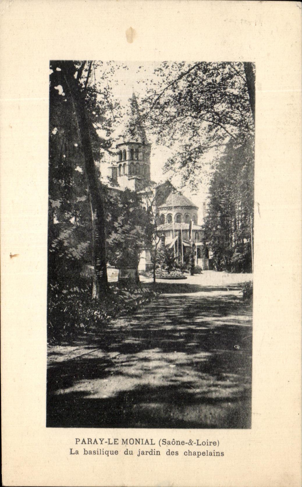 CPA Paray Le Monial La Basilique du Jardin des Chapelains