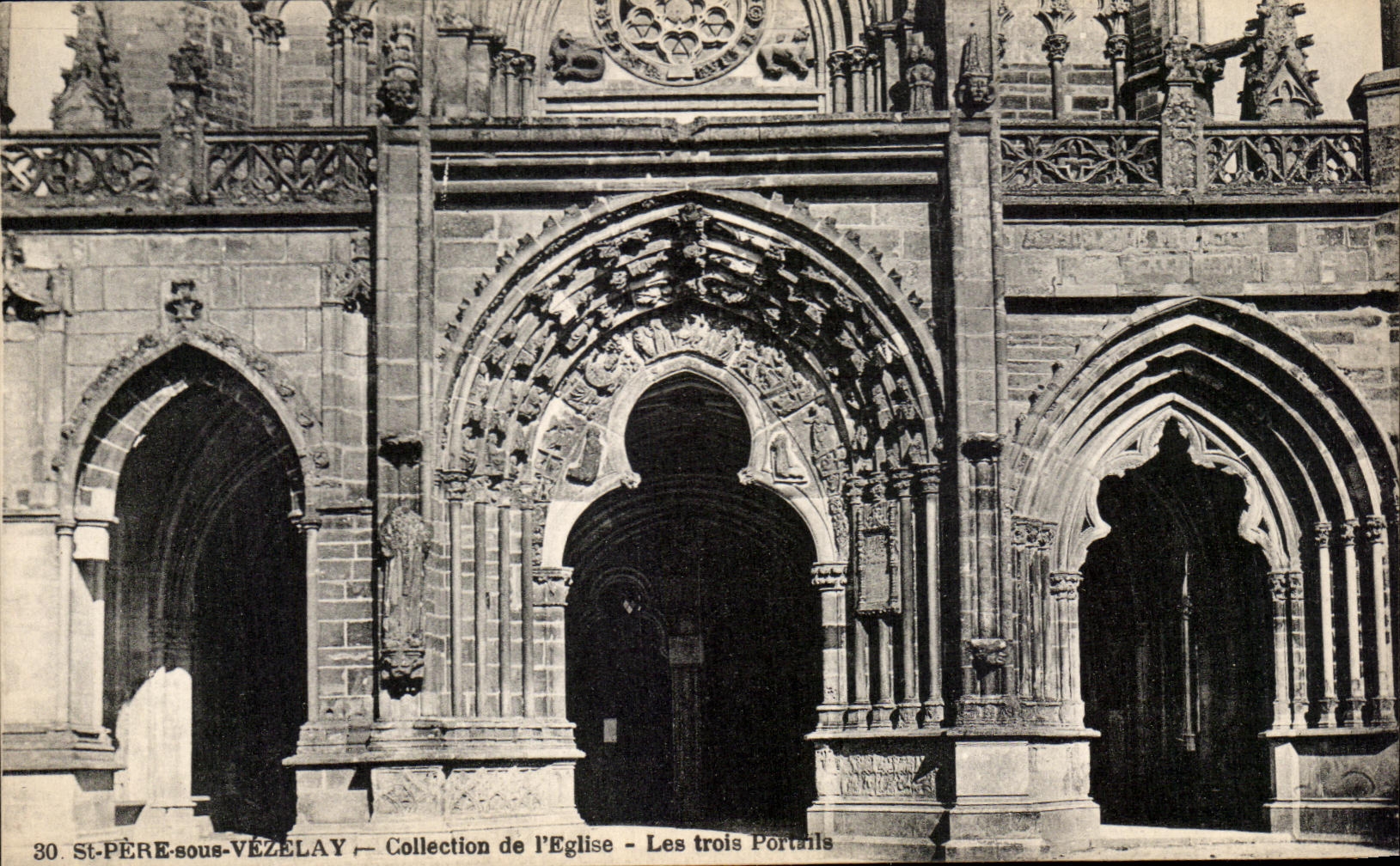 CPA St Pere sous Vezelay Collection de I'Eglise Les Trois Portails