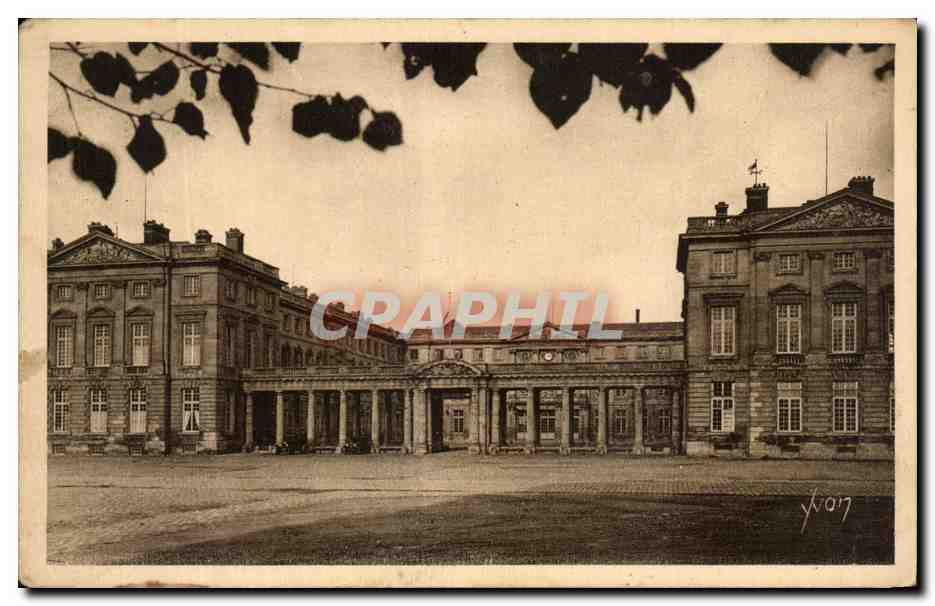 CPA La Douce France Chateau De Compiegne Facade Du Chateau