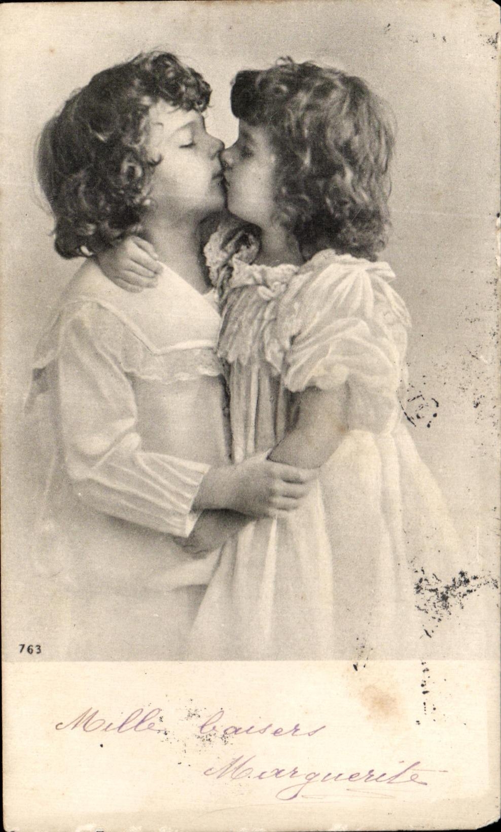 CPA Fantaisie Enfants amoureux