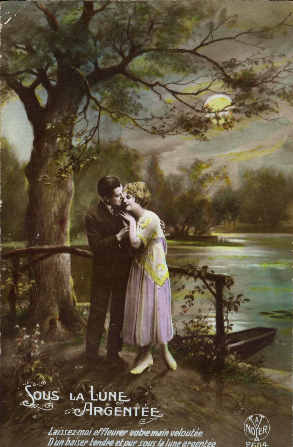 CPA Fantaisie Femme Sous la lune argentee