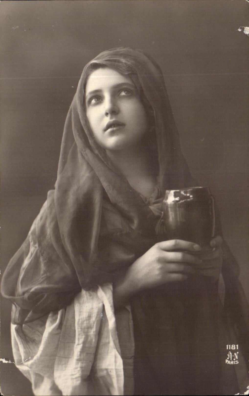 CPA Fantaisie Femme 