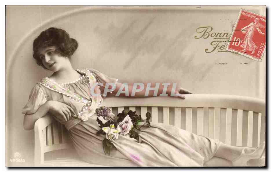 Jeune femme en robe ornée — carte de vœux — éditeur Phototypie 4806/5