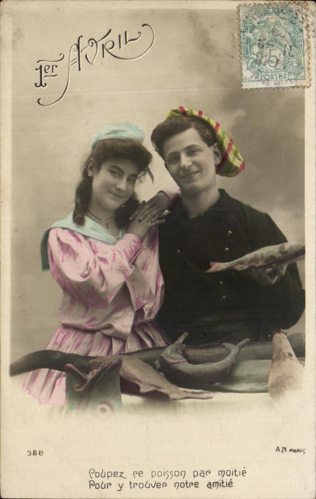 CPA Fantaisie Femme 1er Avril Poissons 