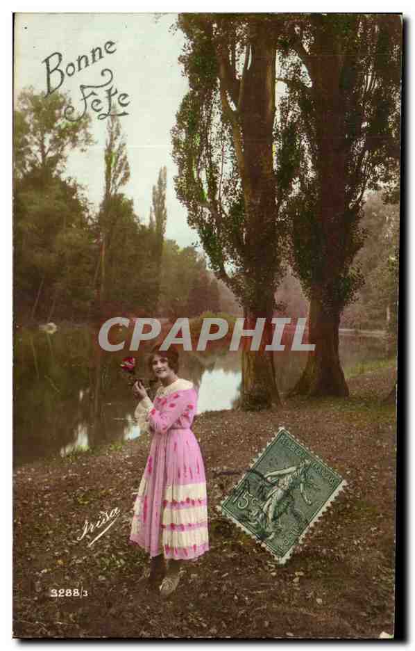 Femme en robe rose — bord de rivière — Irina, n° 3288/3