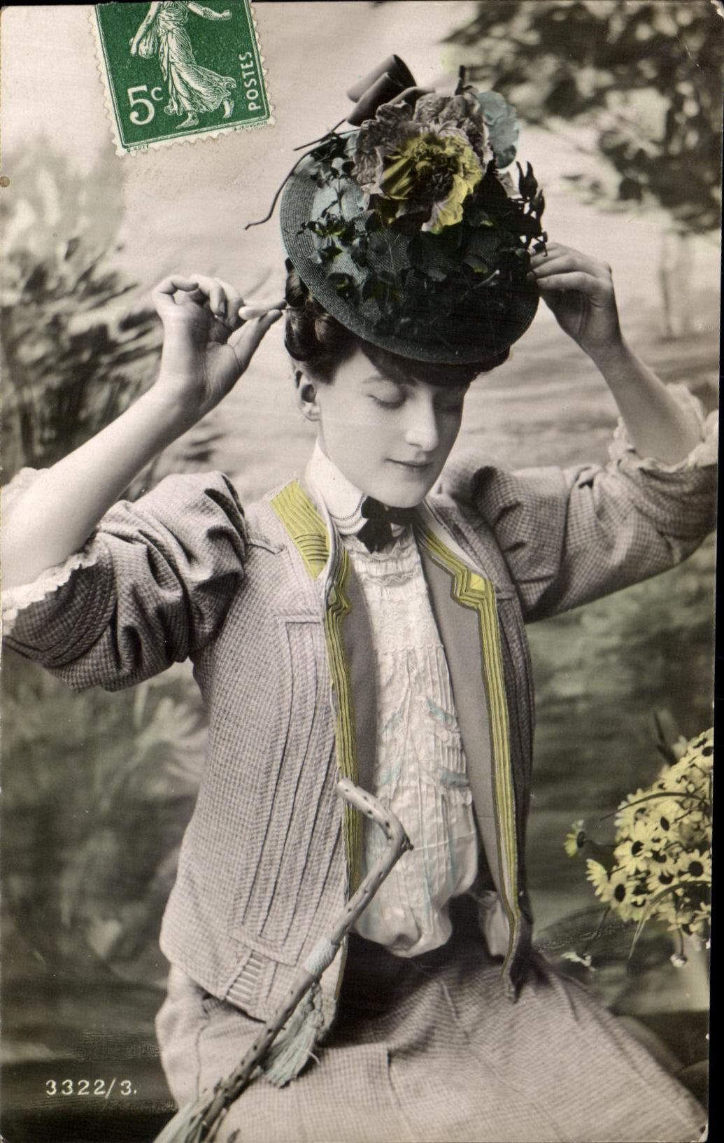 CPA Fantaisie Femme 